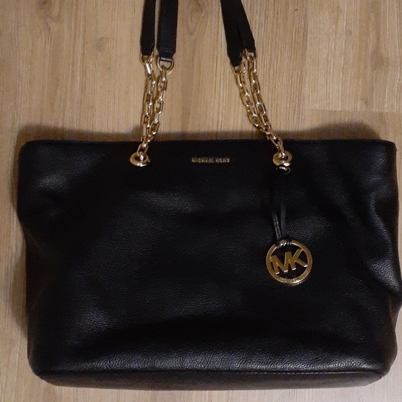 Michael Kors black leather hand bag - Picture 3 of 10